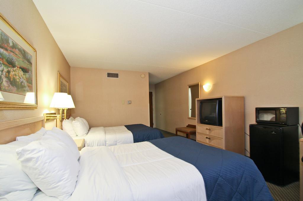 Hotel Muscatine Екстериор снимка